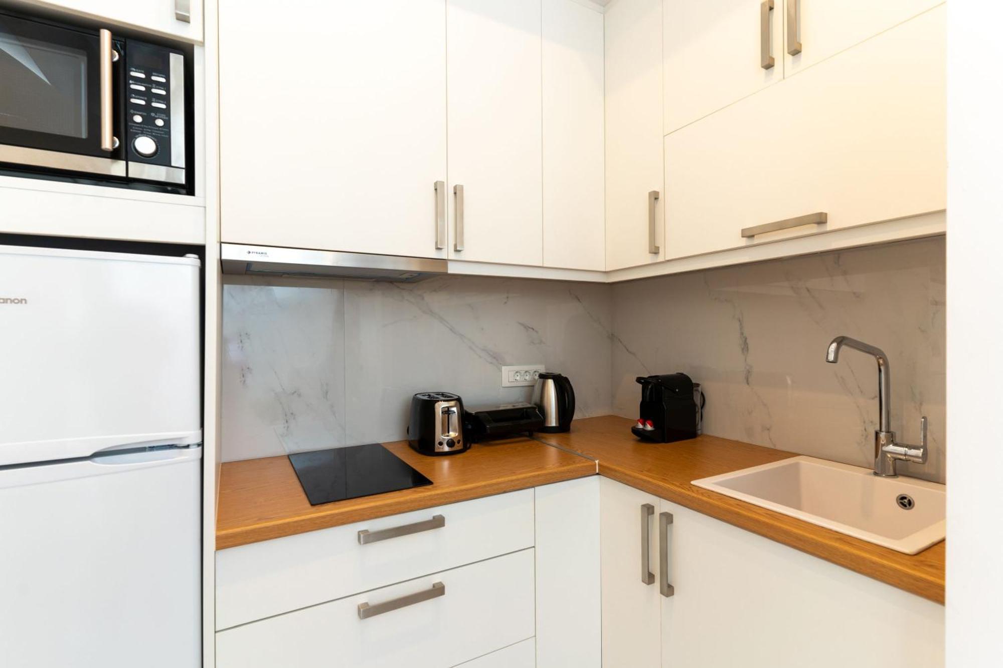 Epsilon Apartment *