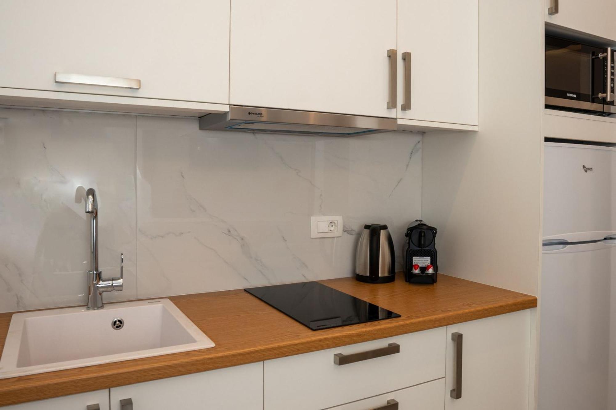 Epsilon Apartment *