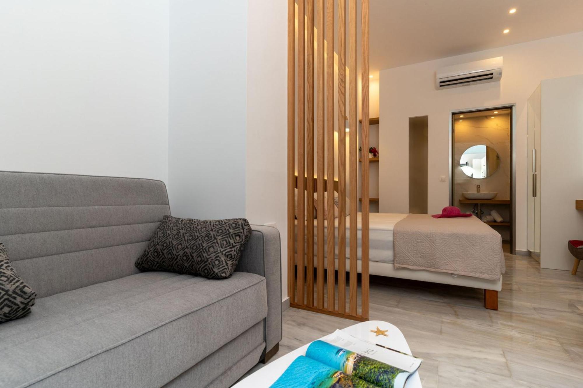 Epsilon Apartment *