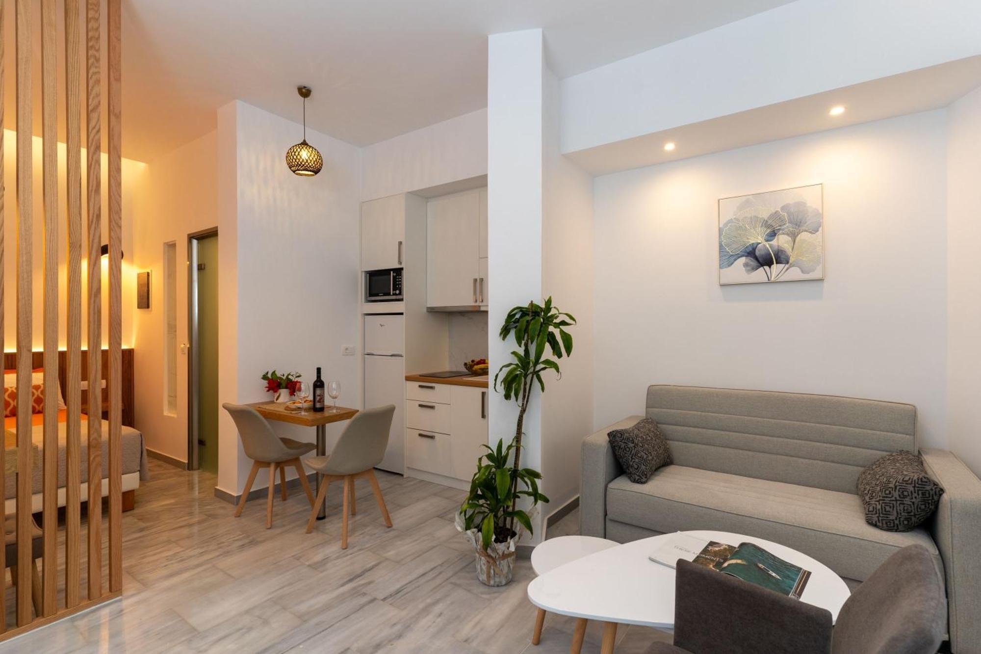 Epsilon Apartment *